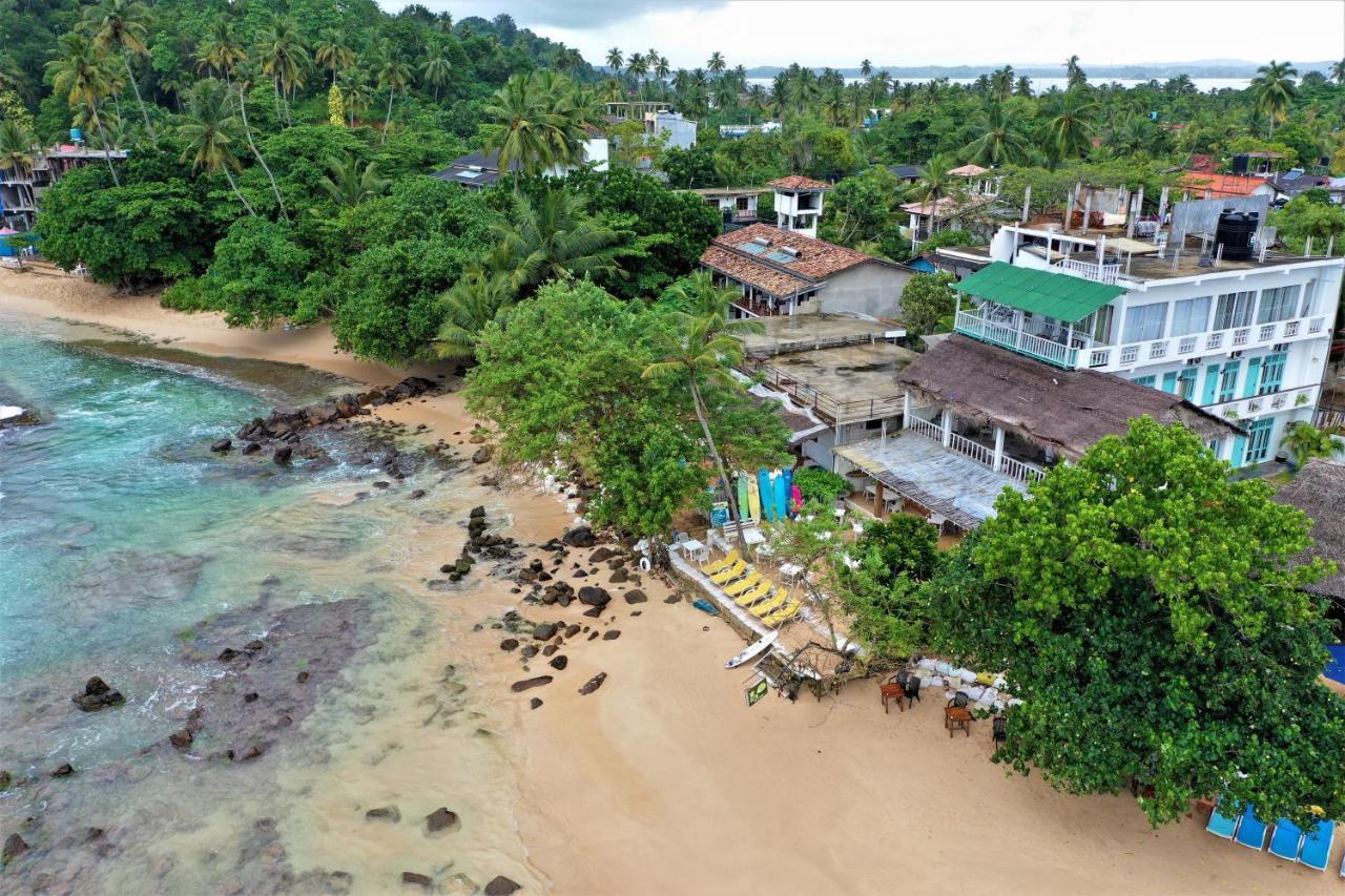 Surf Bar Mirissa Exterior photo