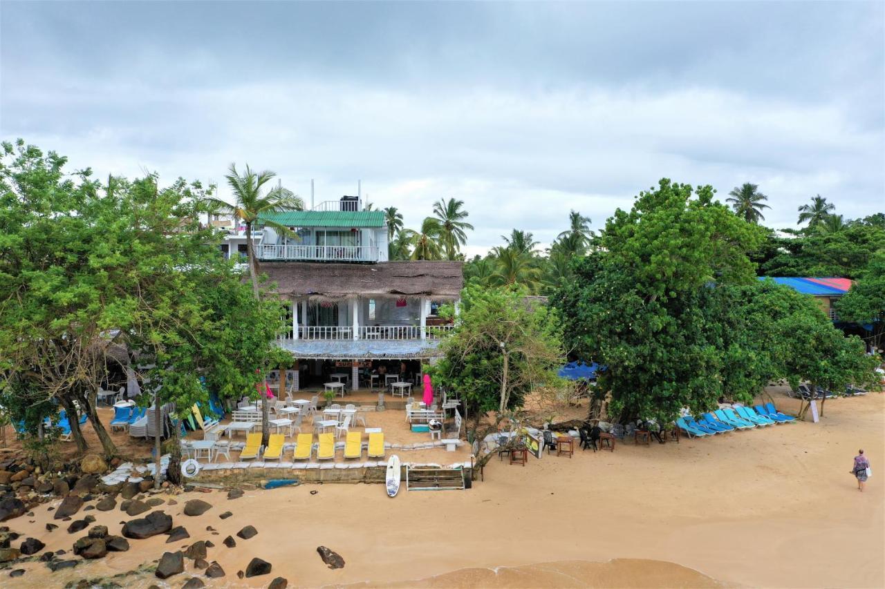 Surf Bar Mirissa Exterior photo